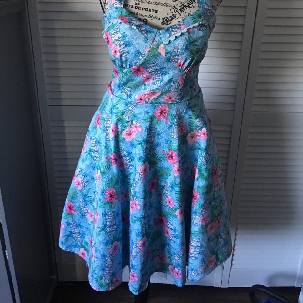 🌺halter dress 1️⃣ left!